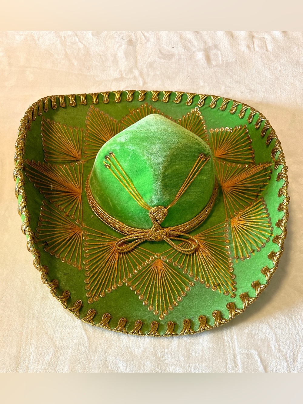 SALAZAR YEPEZ Mariachi Mexican
Sombrero Hat Lime Green Velvet ornate